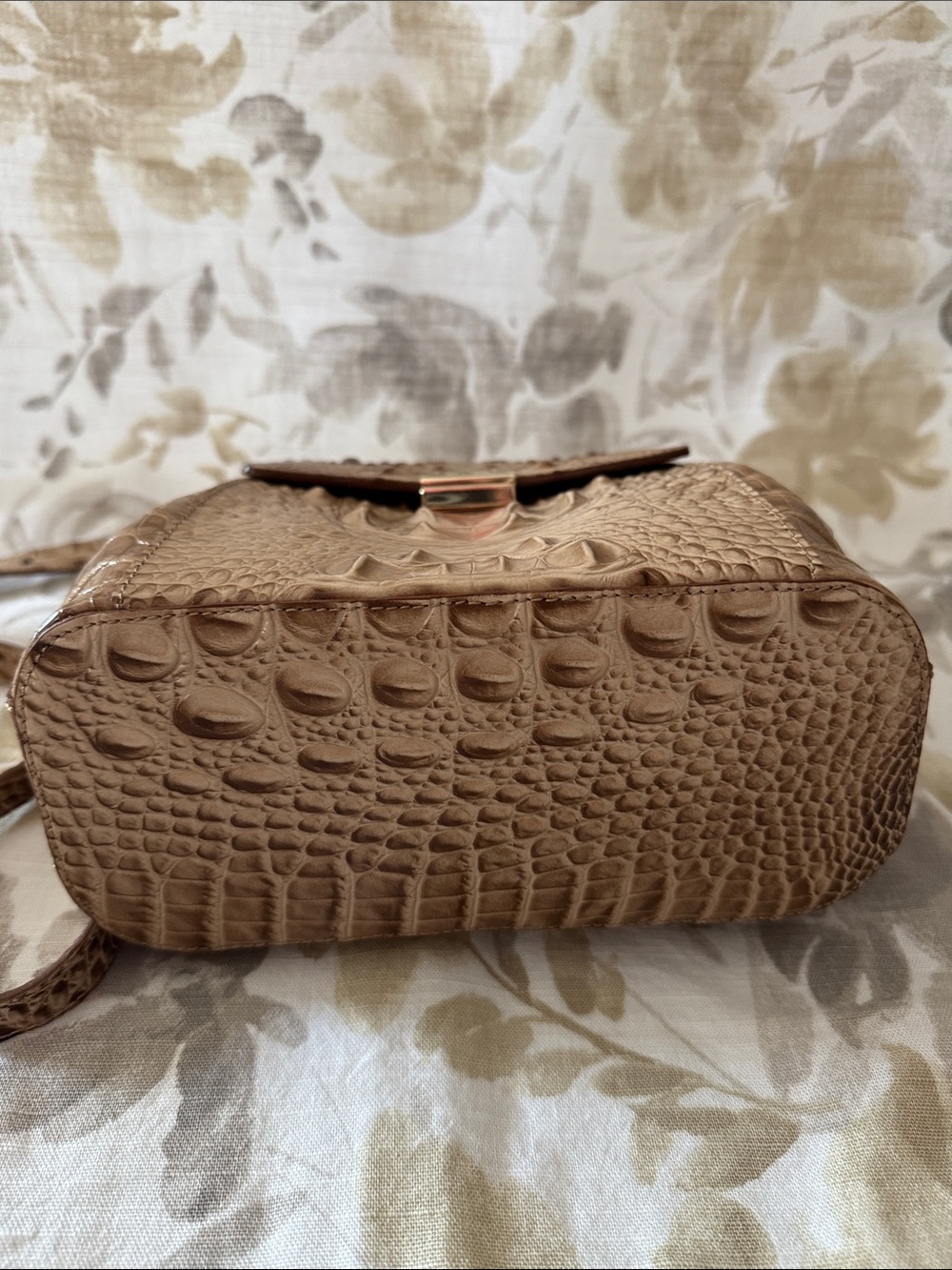Brahmin “Margo” Travertine Melbourne Leather Crossbody - Picture 5 of 7
